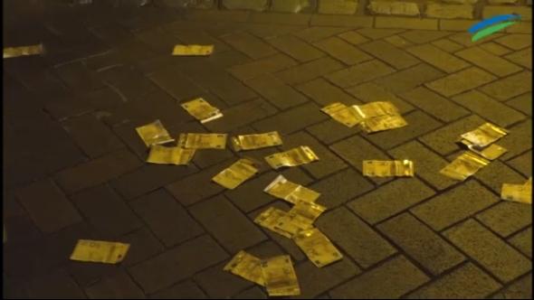 Tausende Euro lagen nach Bankdiebstahl auf der Straße
