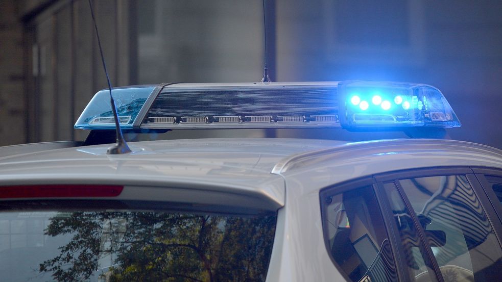 Nach einem Unfall auf der Autobahn 28 sucht die Polizei nun nach Zeugen. Symbolfoto: Pixabay