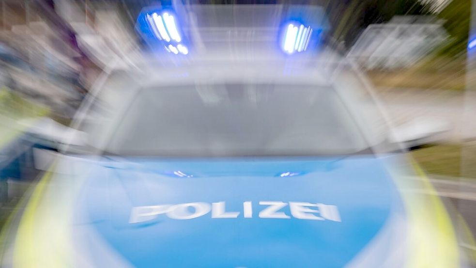 Die Polizei ist zu einer Bedrohung mit einer vermeintlichen Bombe in ein Einkaufszentrum an der Pfalzburger Straße ausgerückt. Foto: Daniel Karmann/dpa