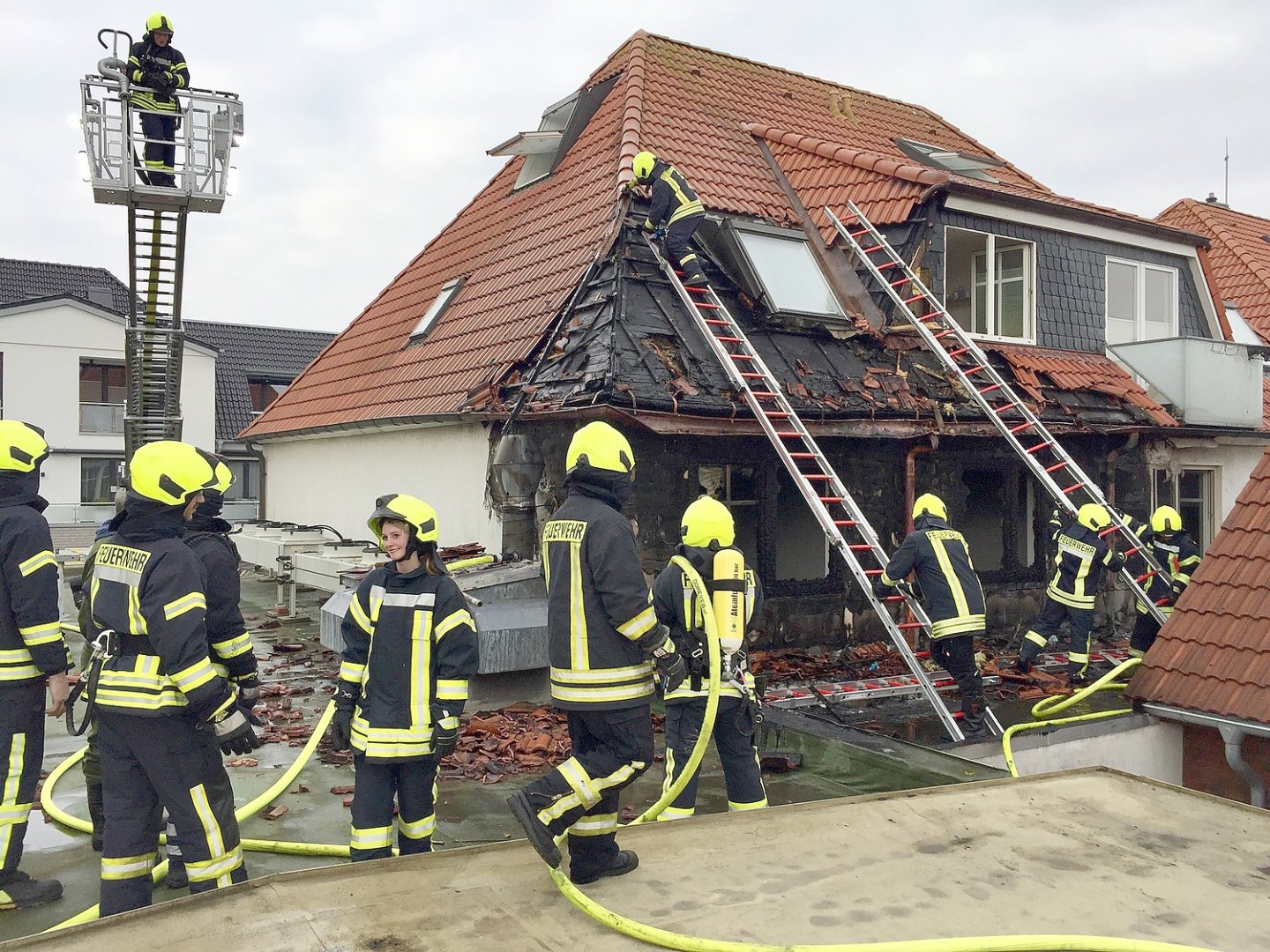 Dachstuhlbrand auf Norderney - Bild 4