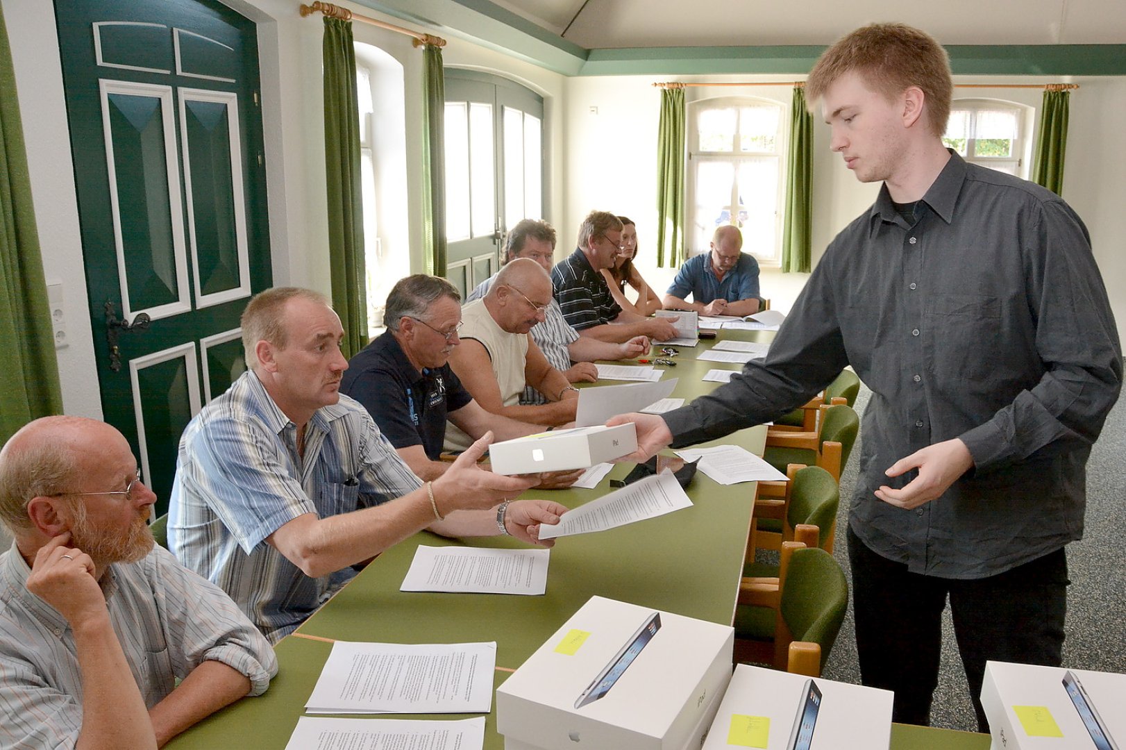 iPads für Brookmerlander Ratspolitiker - Bild 1