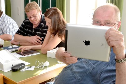 iPads für Brookmerlander Ratspolitiker - Bild 3