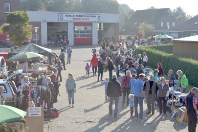 Flohmarkt der Feuerwehr Holtrop - Bild 4