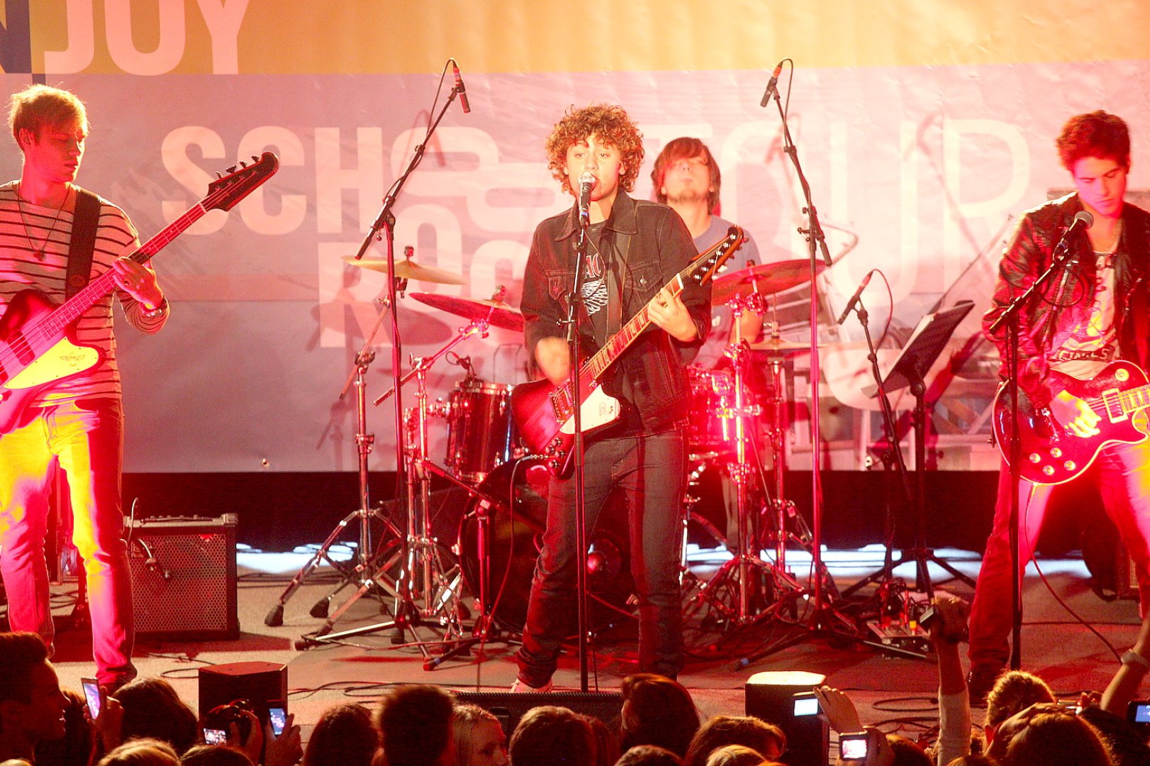 "The Black Pony" rocken die Realschule - Bild 1