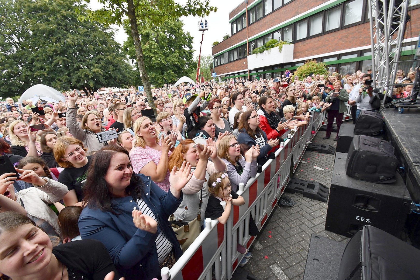 Angelo Kelly und Familie begeistern in Rhauderfehn - Bild 1