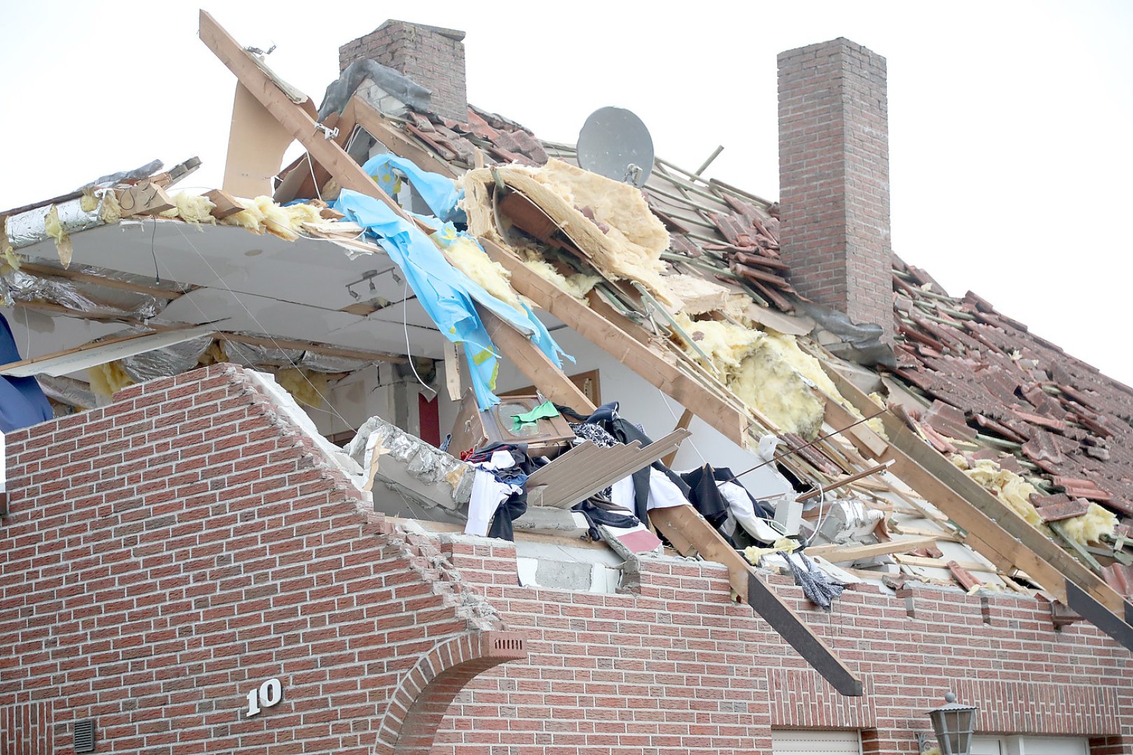 Aufräumen nach Tornado in Großheide - Bild 4