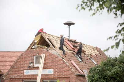 Aufräumen nach Tornado in Großheide - Bild 14