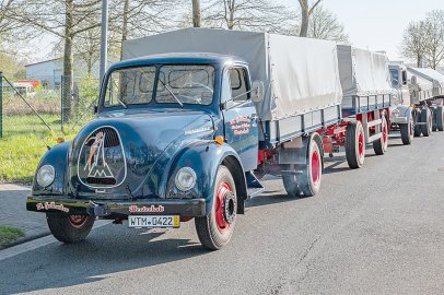 140 Oldtimer tourten durch Ostfriesland - Bild 3