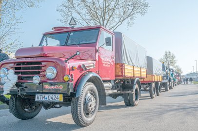140 Oldtimer tourten durch Ostfriesland - Bild 4