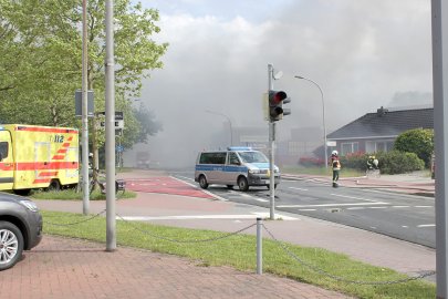 Dunkle Rauchwolken über Auricher Innenstadt - Bild 10