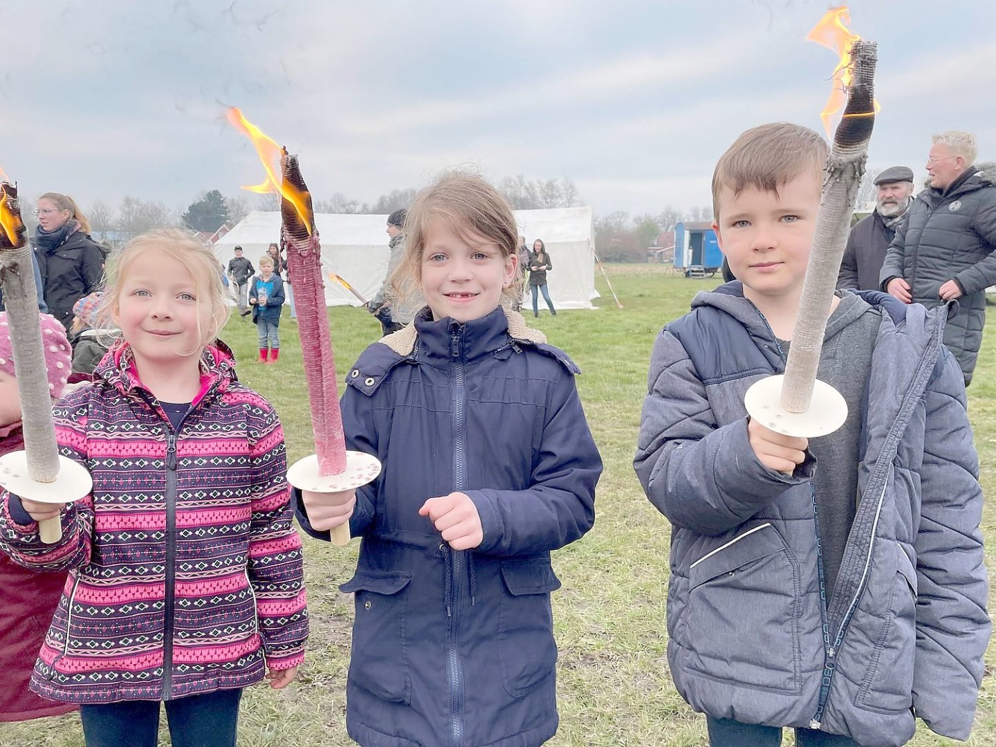 So schön brannten die Osterfeuer in Ostfriesland - Bild 26