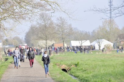 So schön brannten die Osterfeuer in Ostfriesland - Bild 34