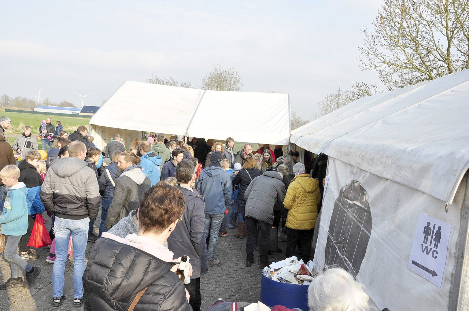 So schön brannten die Osterfeuer in Ostfriesland - Bild 35