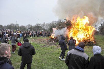 So schön brannten die Osterfeuer in Ostfriesland - Bild 44