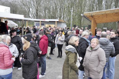 So schön brannten die Osterfeuer in Ostfriesland - Bild 45