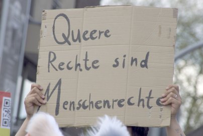 Parade zum Christopher-Street-Day in Aurich - Bild 4