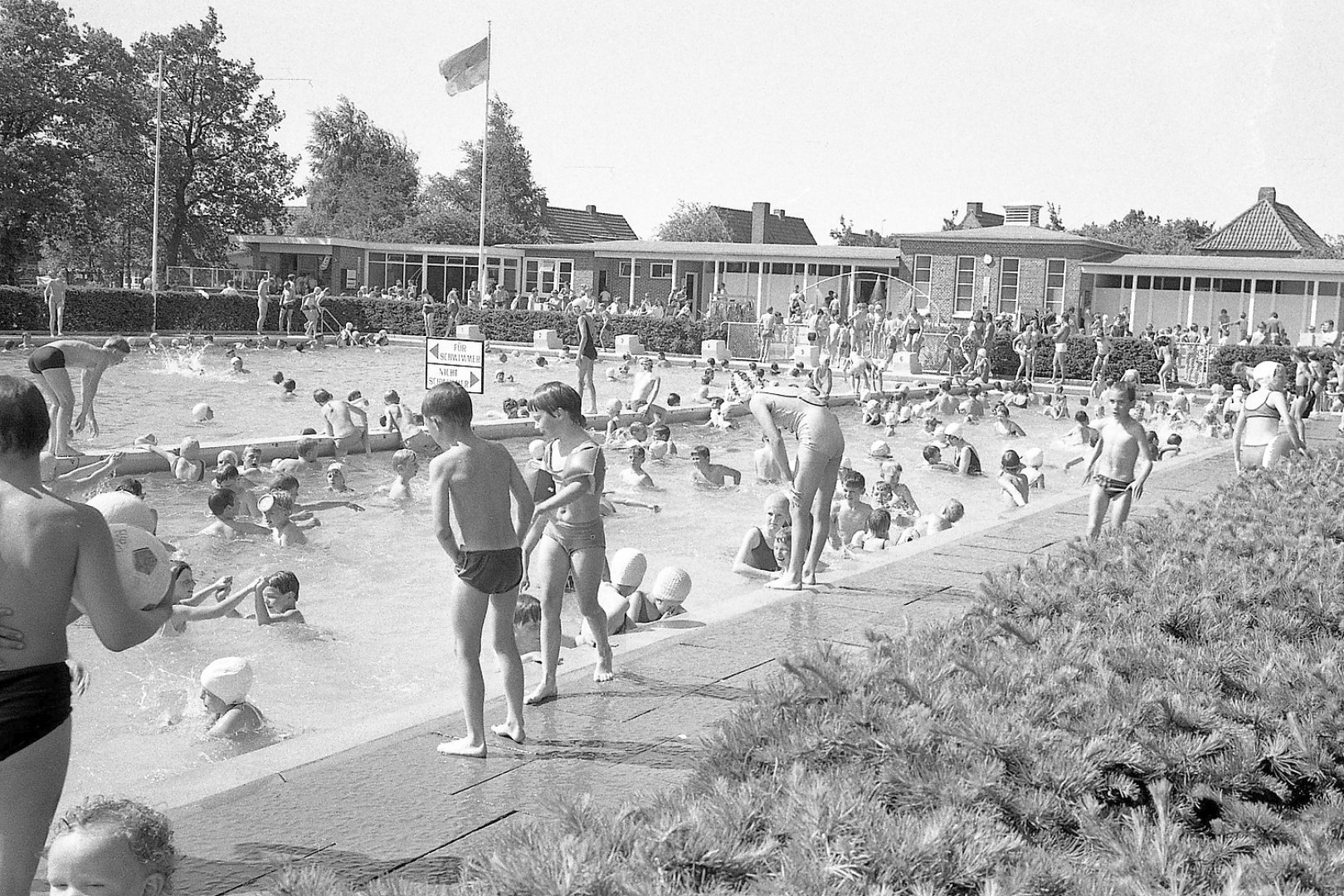 Als Aurich noch zwei Schwimmbäder hatte - Bild 1