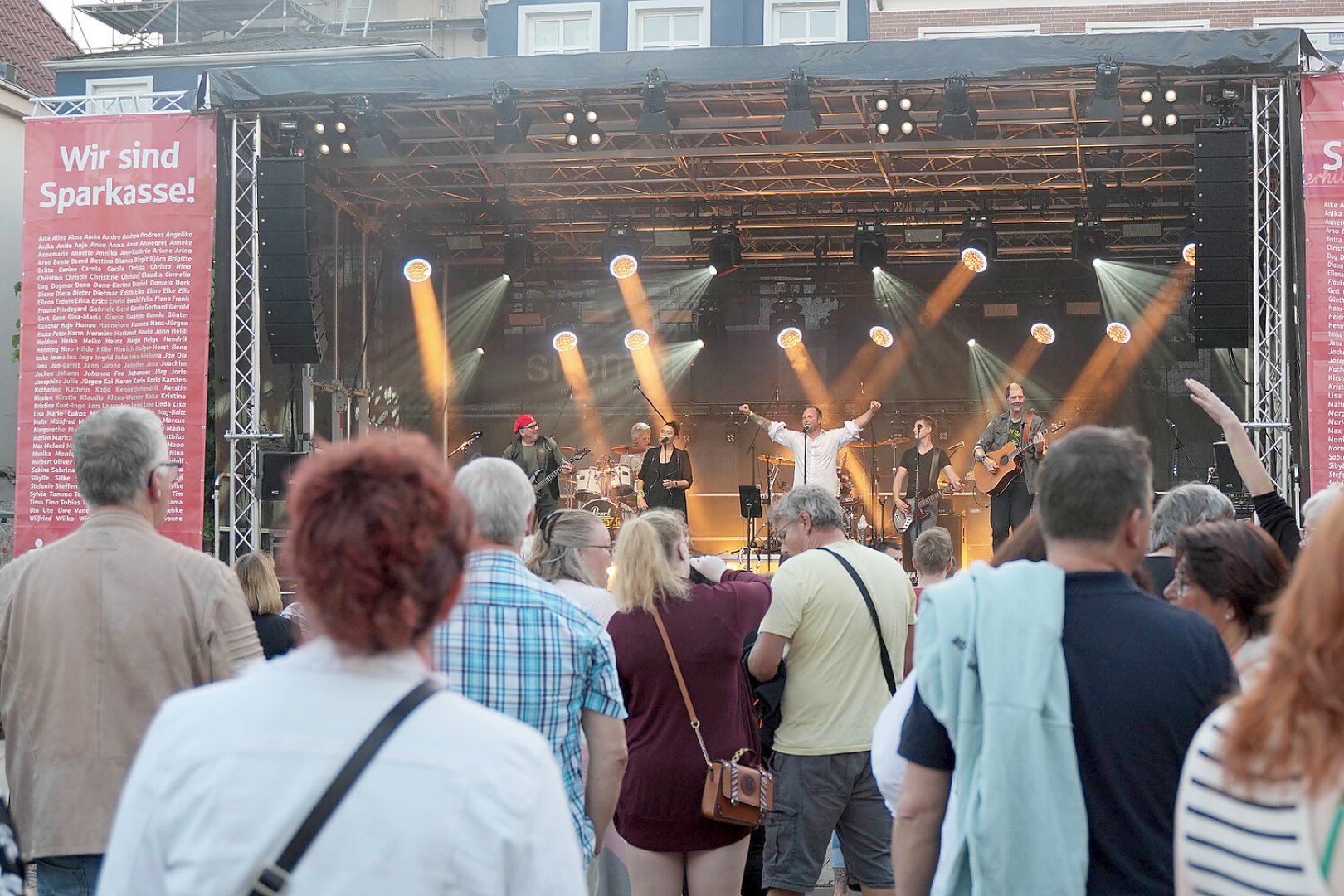 Rauschende Partynacht beim Stadtfest - Bild 8
