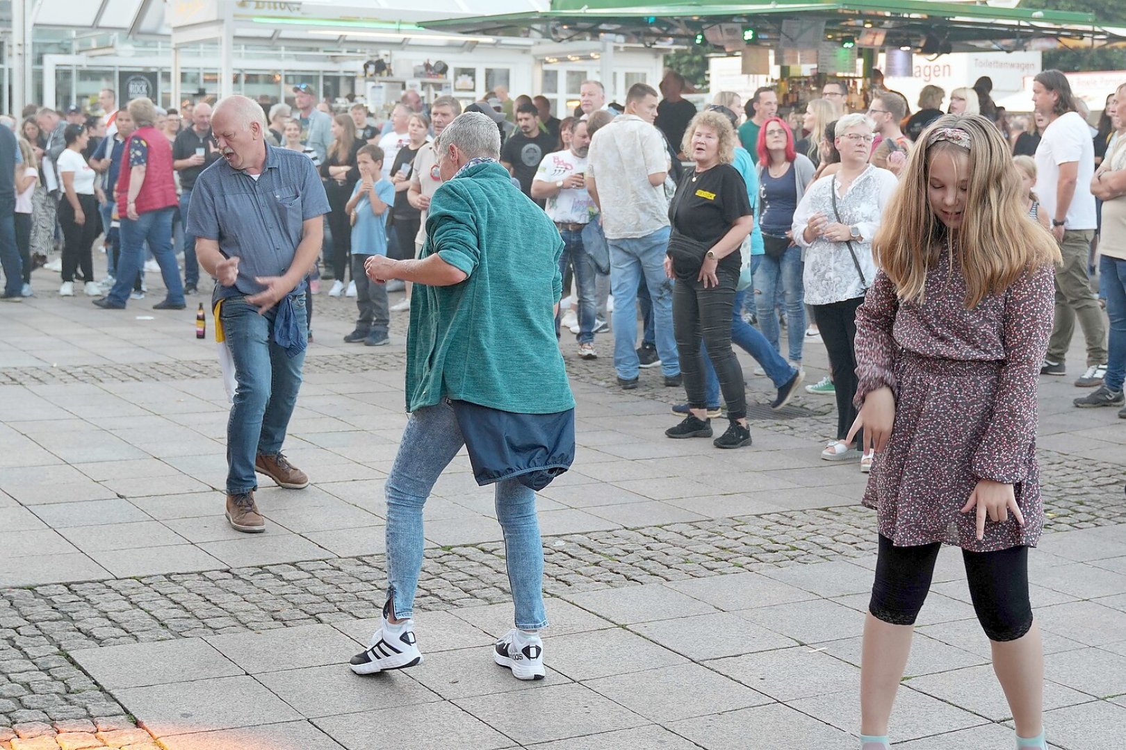 Rauschende Partynacht beim Stadtfest - Bild 9