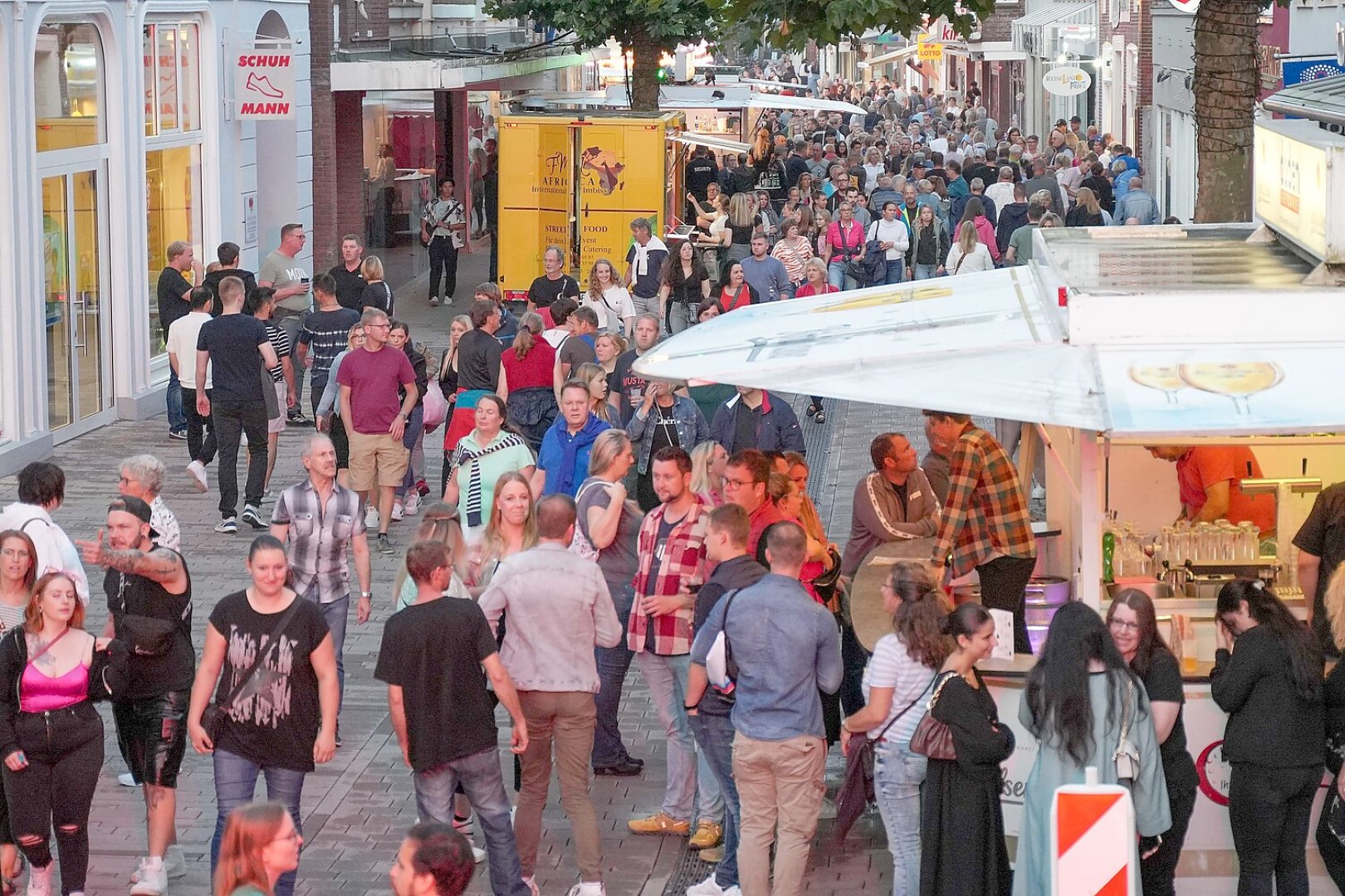 Rauschende Partynacht beim Stadtfest - Bild 10