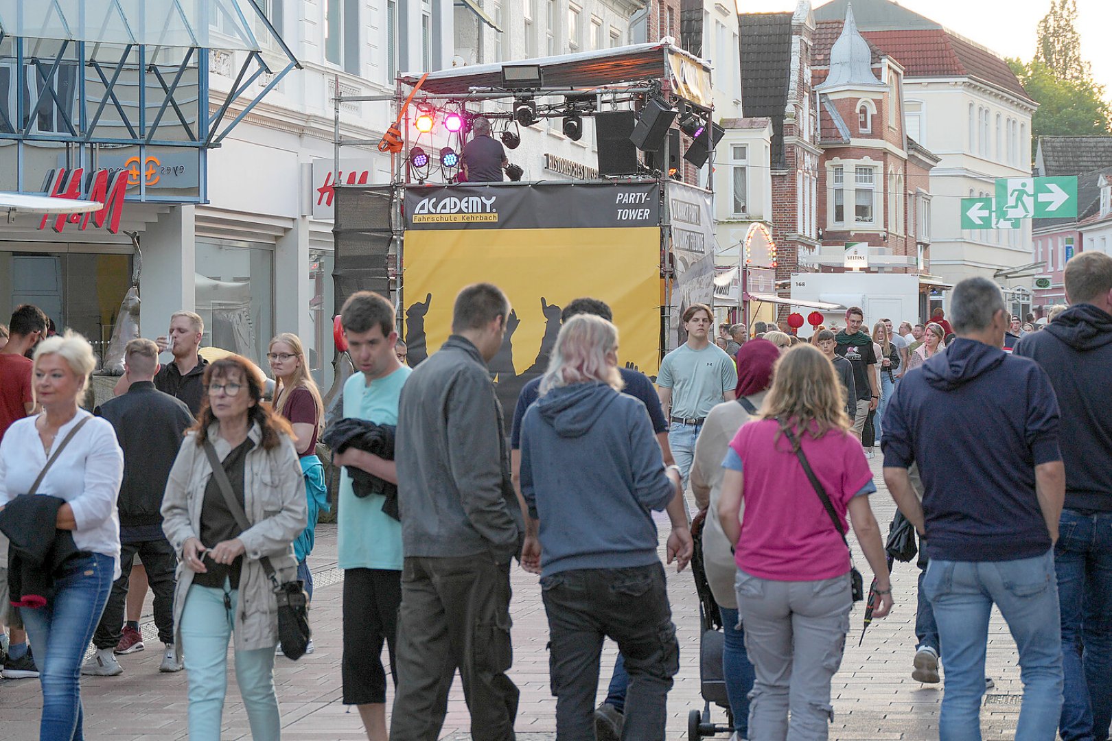 Rauschende Partynacht beim Stadtfest - Bild 16