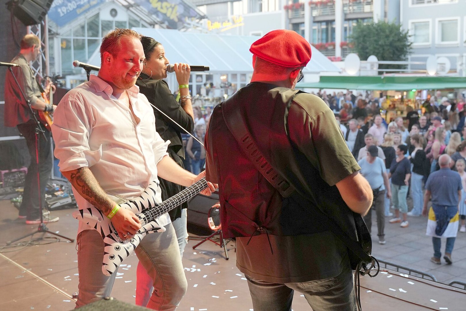 Rauschende Partynacht beim Stadtfest - Bild 18