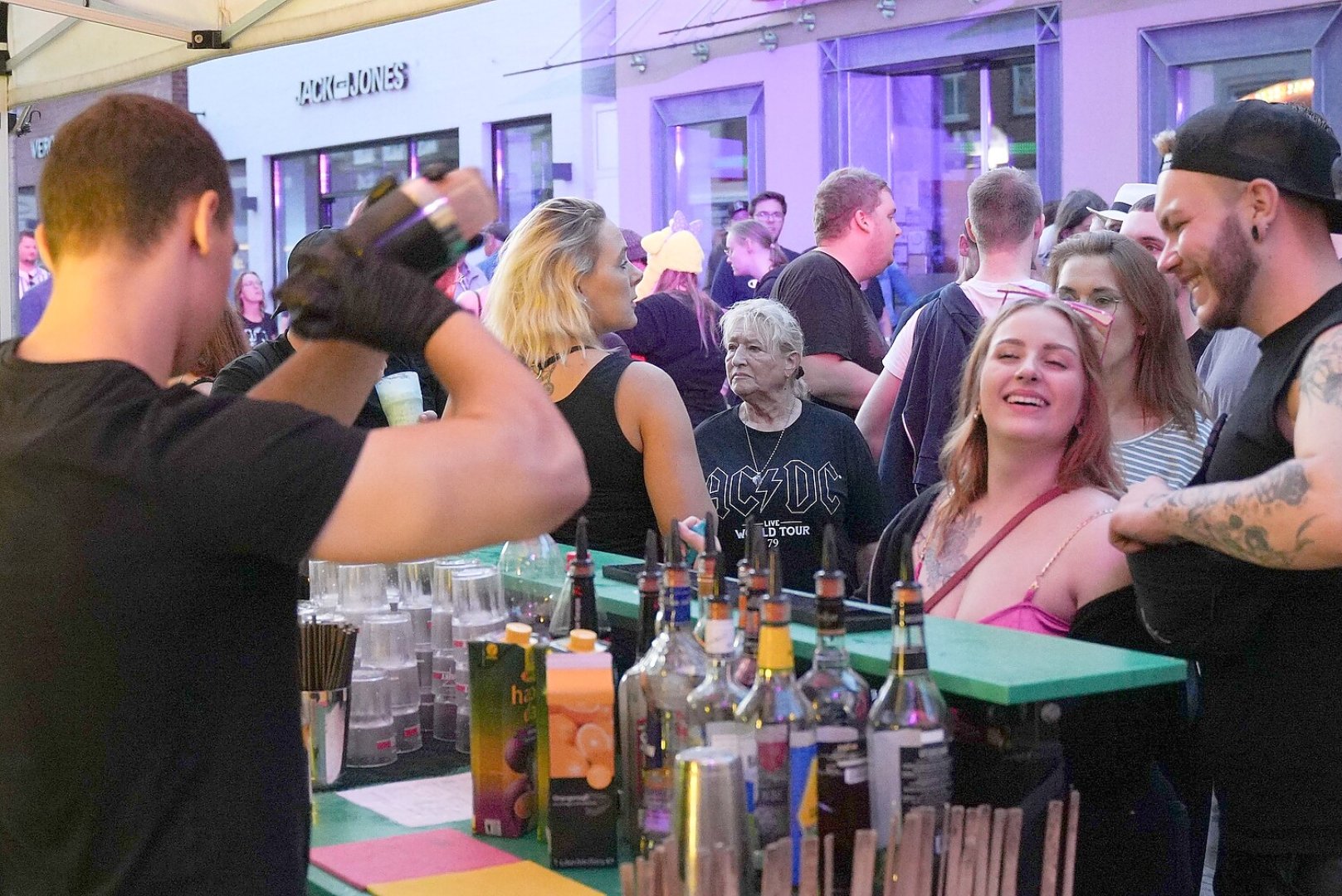 Rauschende Partynacht beim Stadtfest - Bild 28