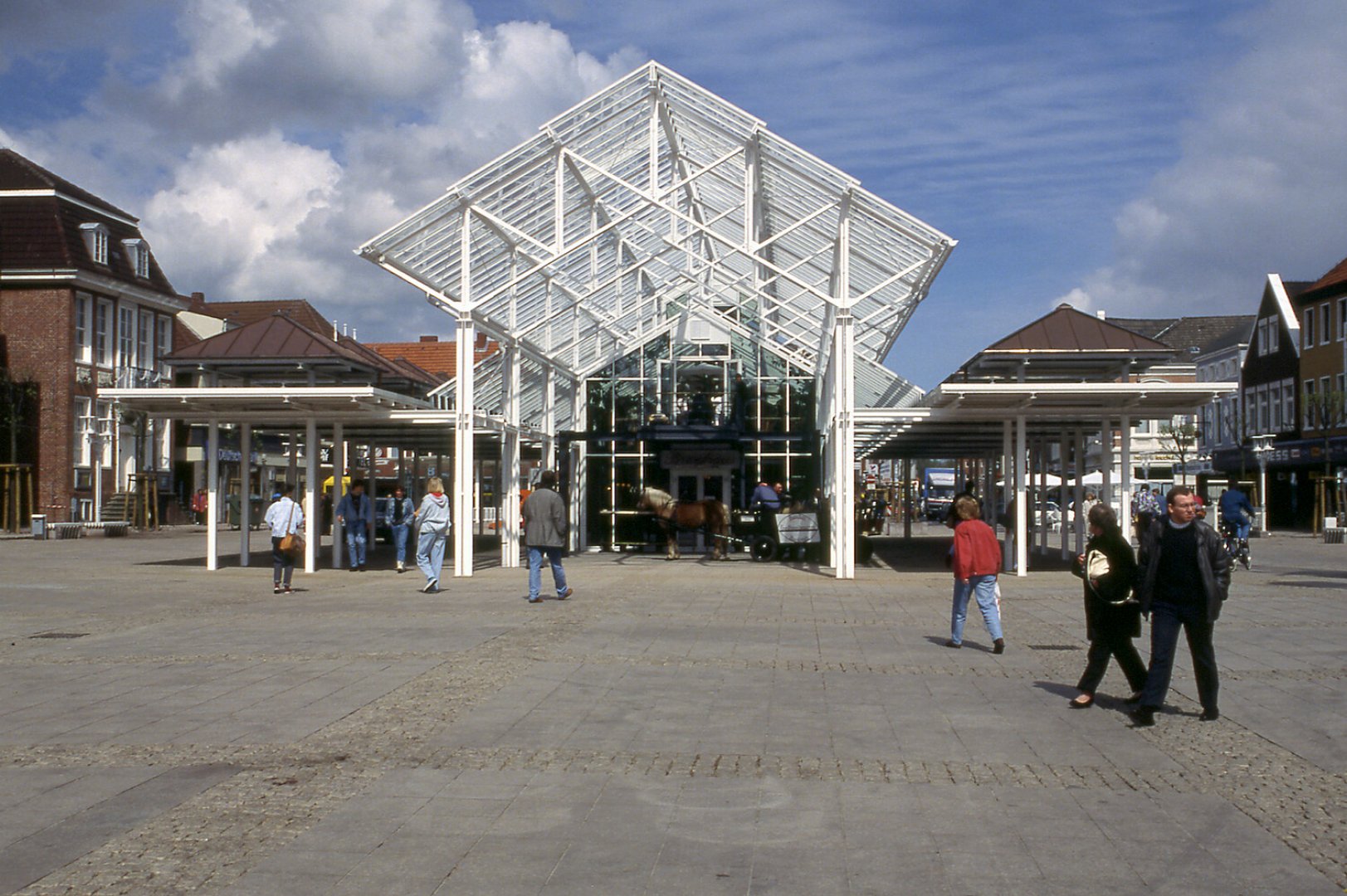 Glaspalast mit wechselvoller Geschichte - Bild 9