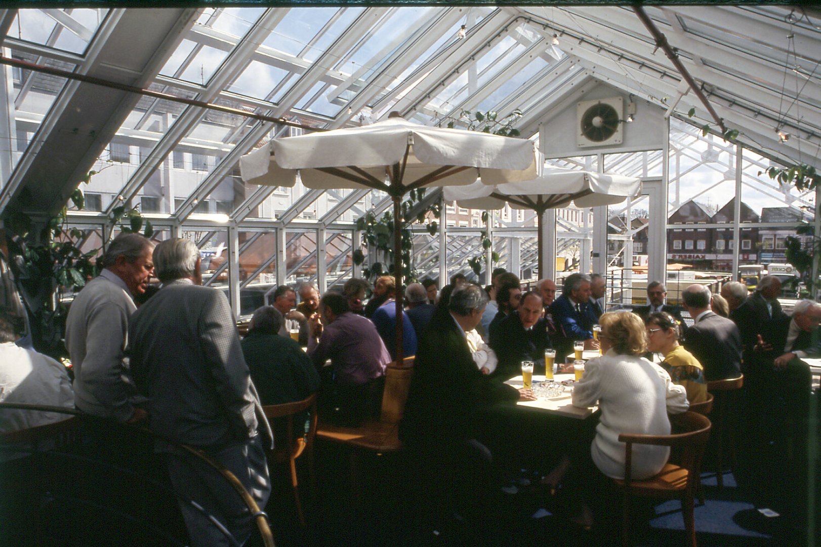 Glaspalast mit wechselvoller Geschichte - Bild 10