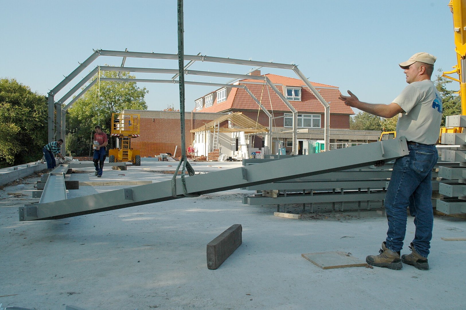 Sporthalle Upgant-Schott - Bild 1