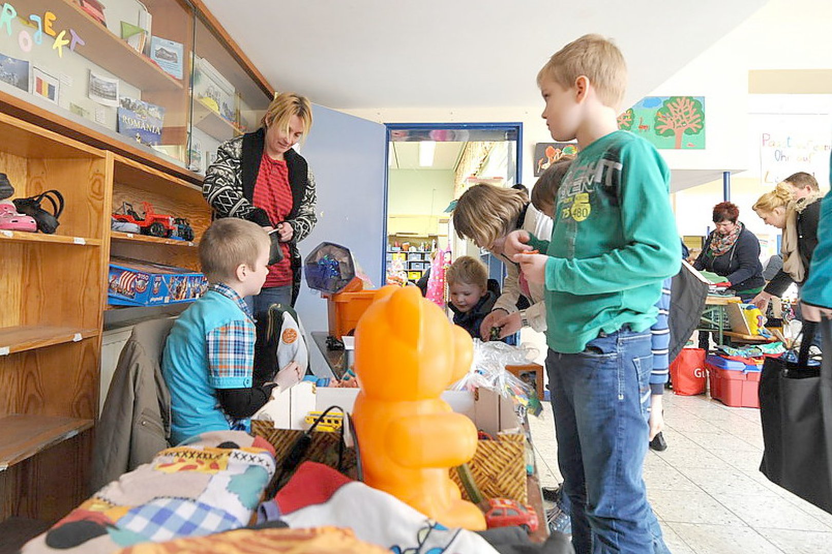Flohmarkt in Simonswolde - Bild 1