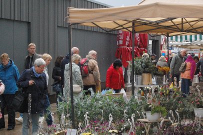 Auricher Heidemarkt in den Regenpausen gut besucht - Bild 20
