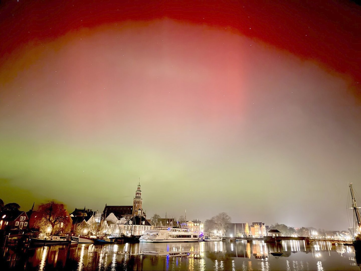 Polarlichter am Himmel über Ostfriesland - Bild 1