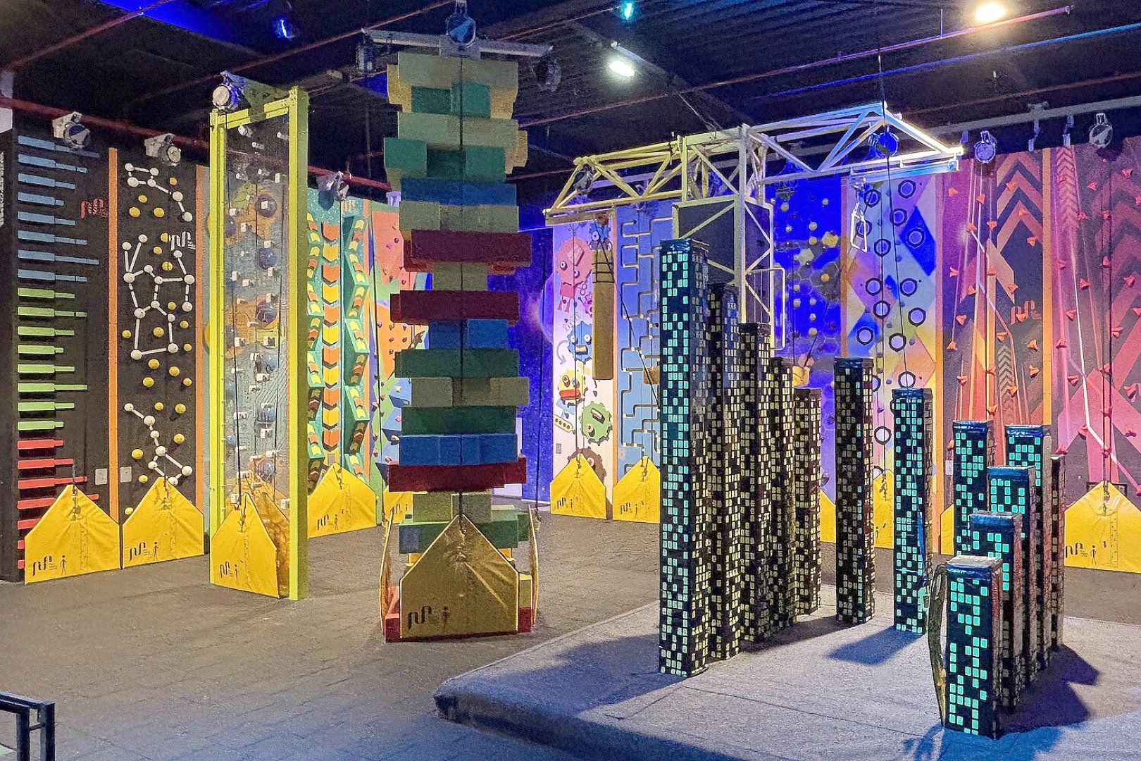 Indoorspielplatz mit Weltraum-Thema - Bild 1