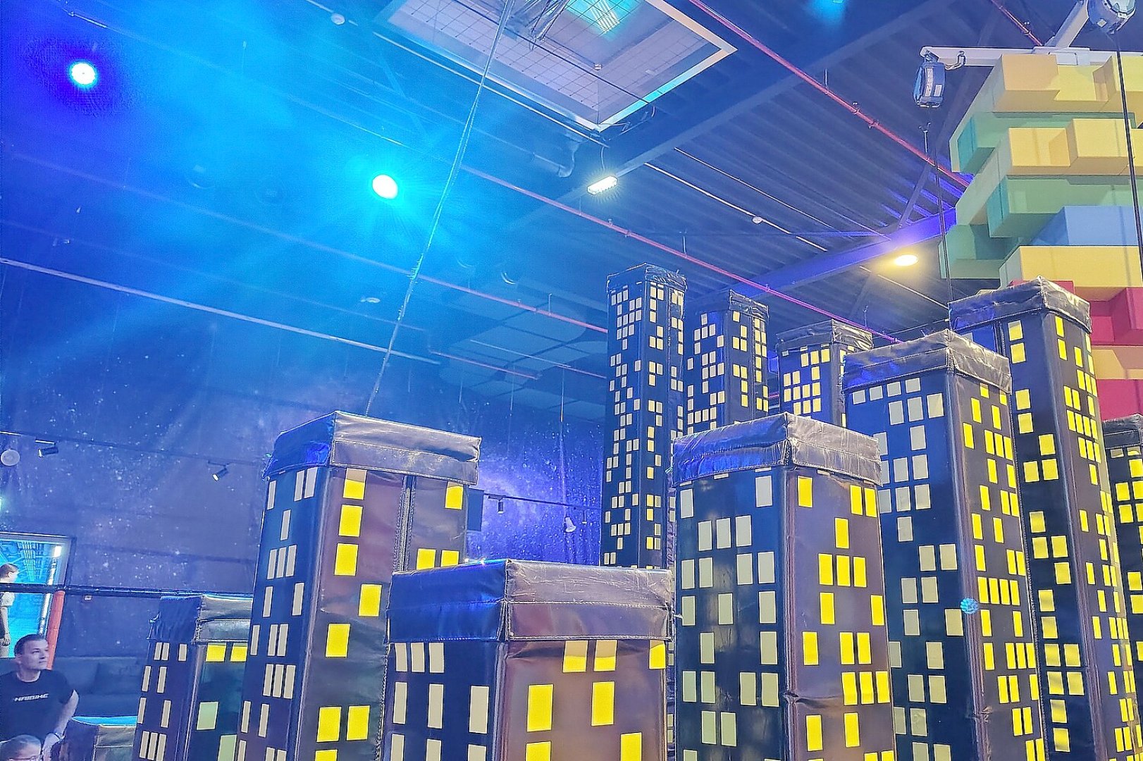 Indoorspielplatz mit Weltraum-Thema - Bild 2