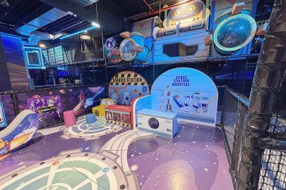 Indoorspielplatz mit Weltraum-Thema - Bild 15