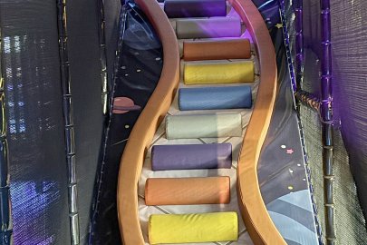 Indoorspielplatz mit Weltraum-Thema - Bild 16