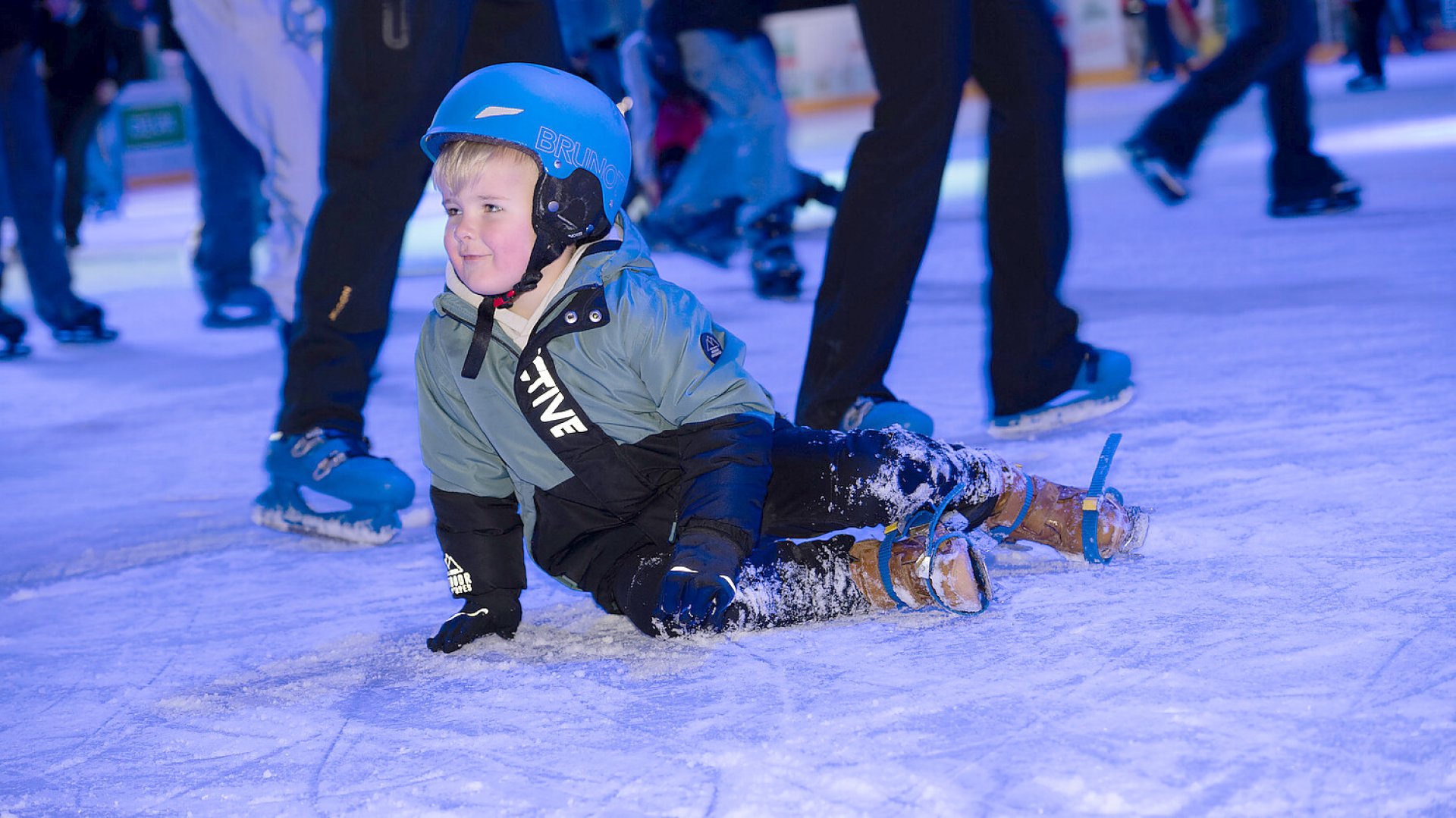 Viel los schon am ersten Eiszeit-Tag  - Bild 22