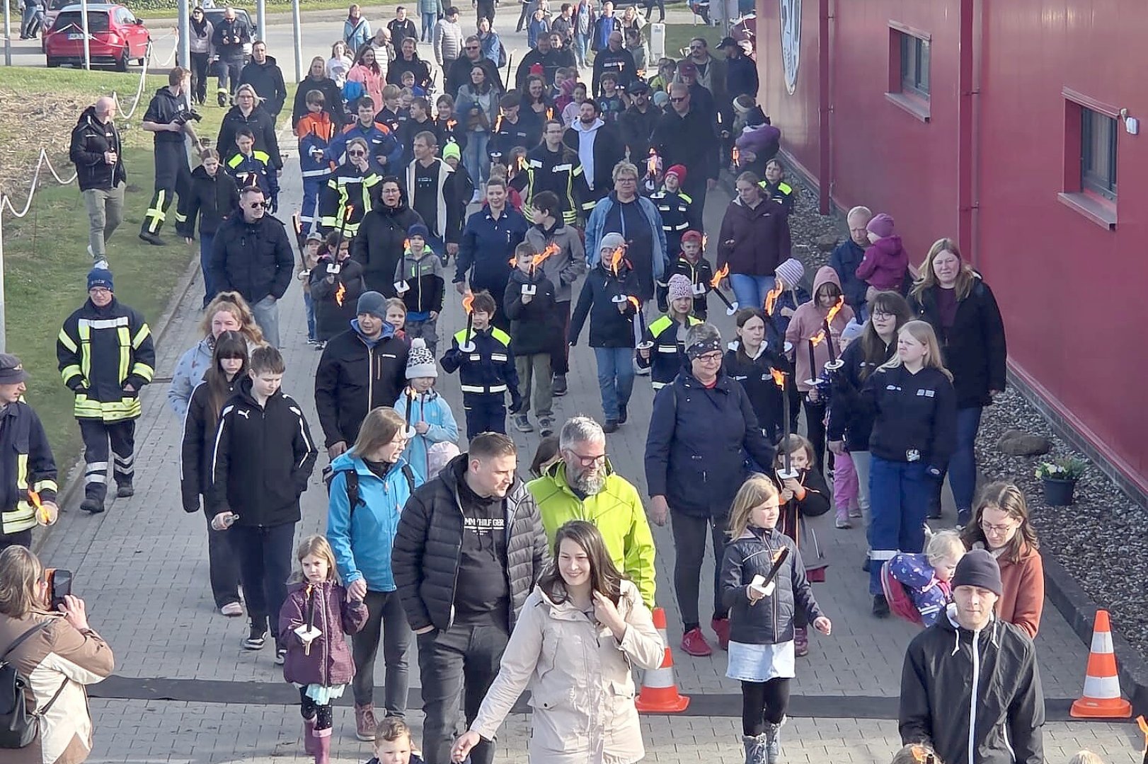 Mit Flammen in die Osternacht - Bild 1