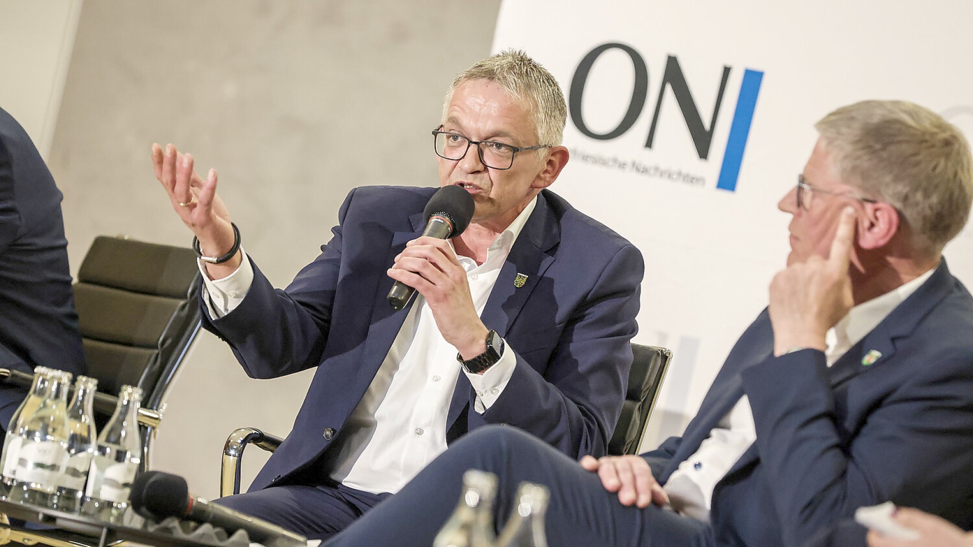 Die Bilder zur Podiumsdiskussion im Bahnstreit - Bild 1