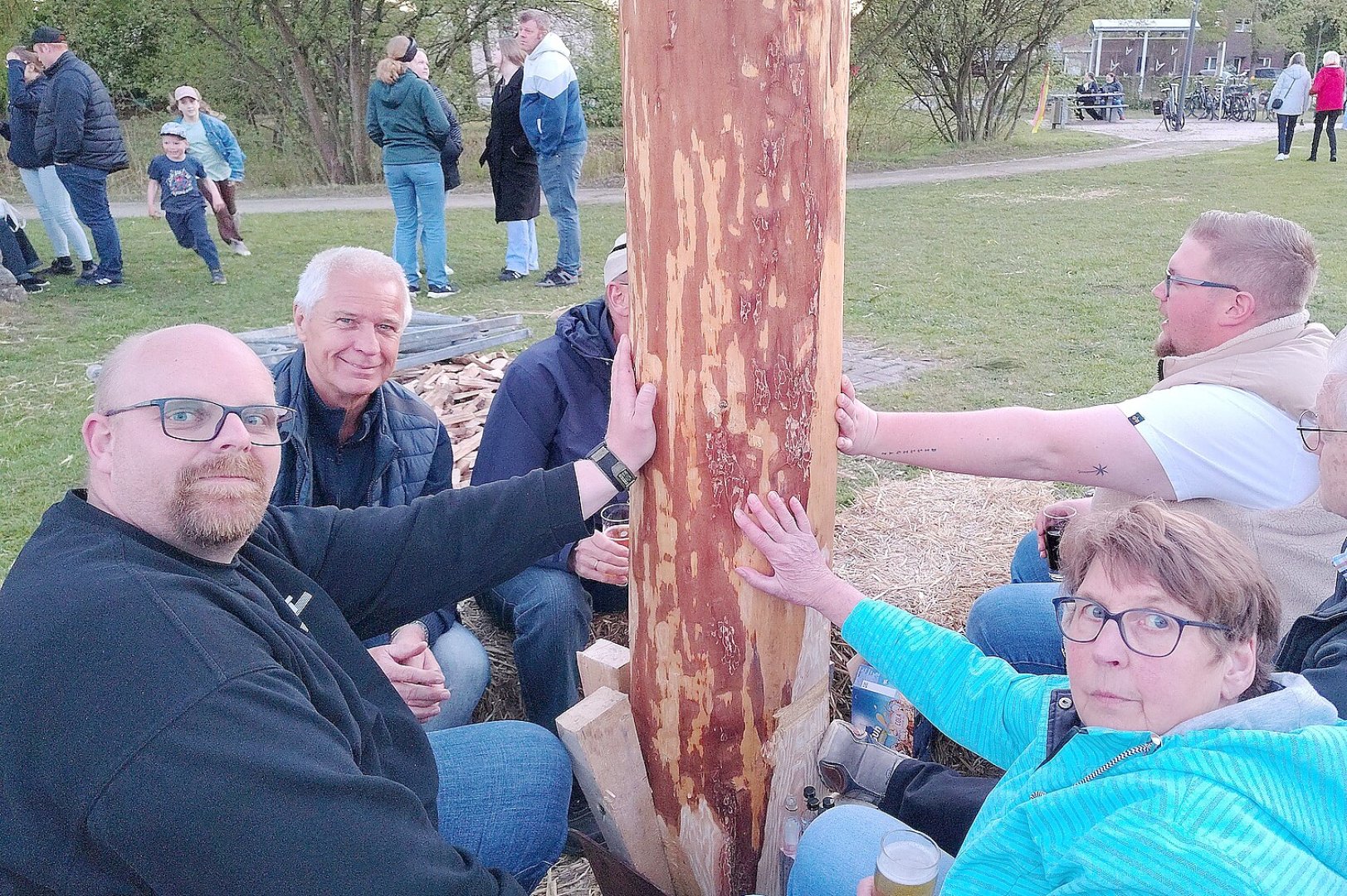 Maibäume - Zeichen dörflicher Individualität - Bild 1