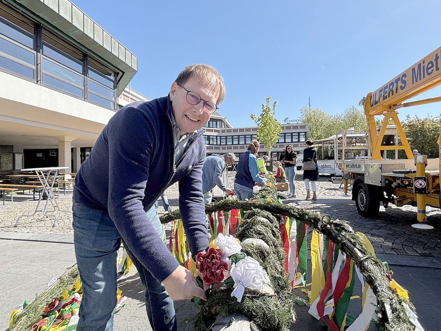 Aurich hat wieder einen Maibaum - Bild 2