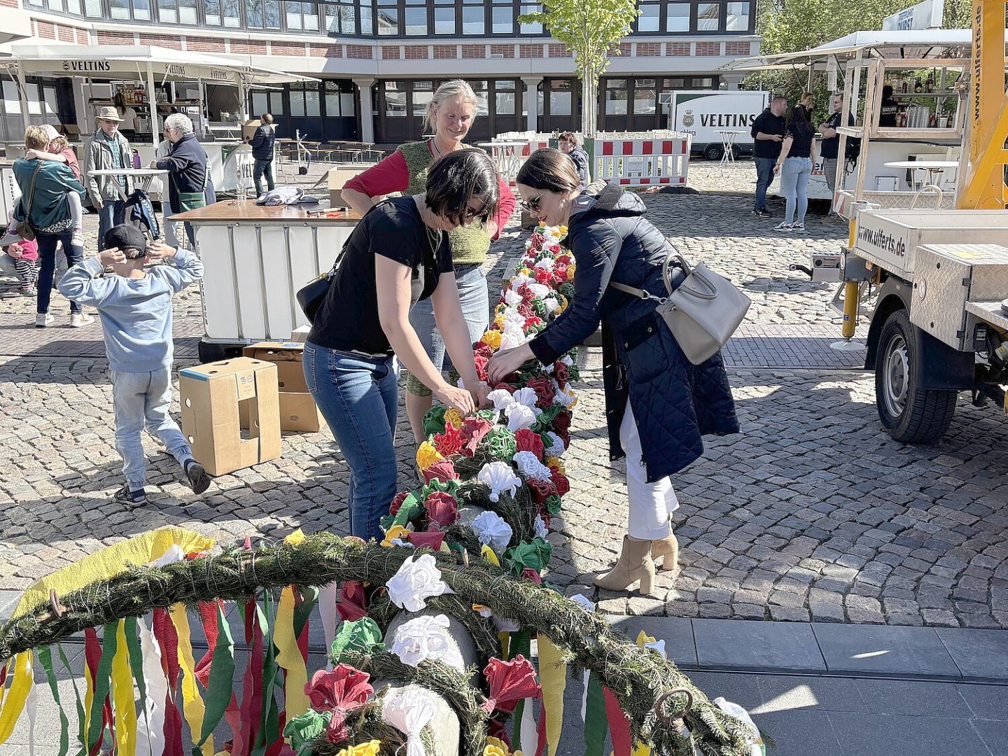 Aurich hat wieder einen Maibaum - Bild 4