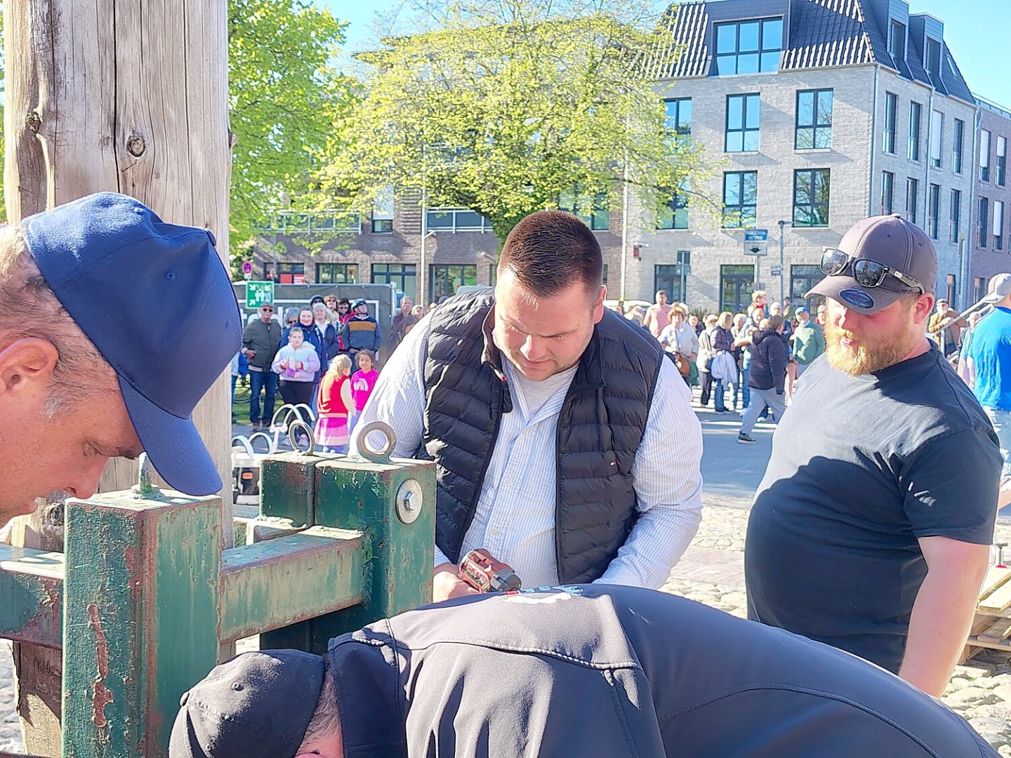Aurich hat wieder einen Maibaum - Bild 14