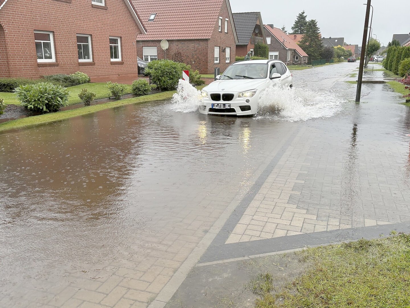 Rückblick: Massive Schäden durch Starkregen in Südbrookmerland - Bild 1