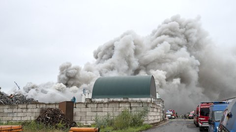 Großeinsatz für die Feuerwehren in Leer - Bild 3
