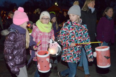 Laternenumzug der Grundschule Upgant-Schott - Bild 3