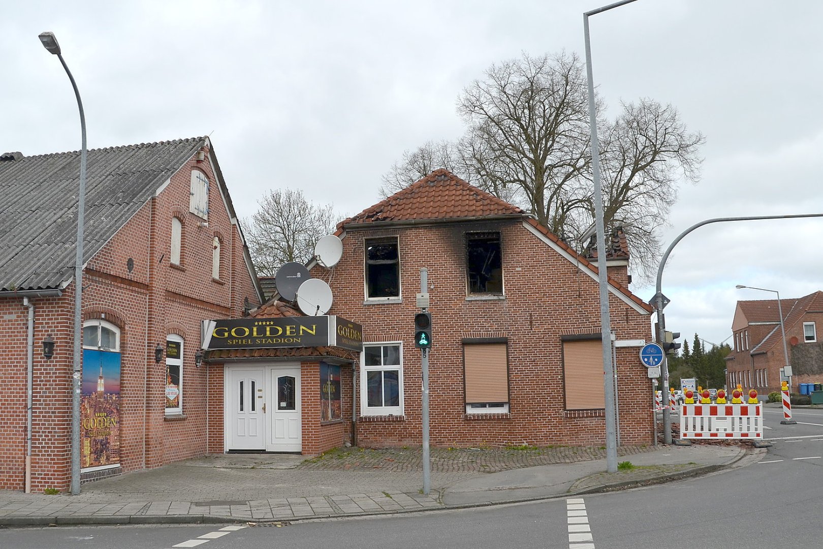 Ursache für Großbrand in Mittegroßefehn unklar - Bild 4