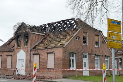 Ursache für Großbrand in Mittegroßefehn unklar - Bild 7