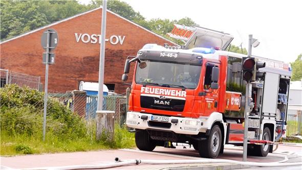 VOSt-Brand in Aurich: Schwieriger Einsatz für die Feuerwehr